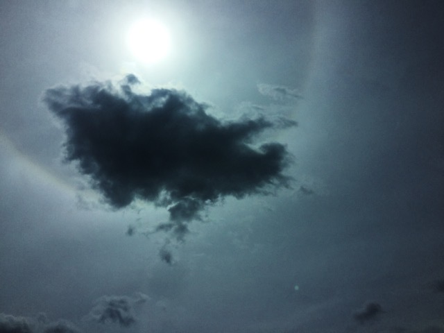 Perhaps the most ominously ethereal cloud I've ever seen. (2016, color graded)